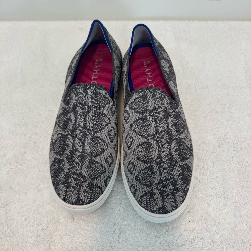 Rothys Womens Size 8 Grey Snake Skin Python Retired Sneakers Slip On Flats